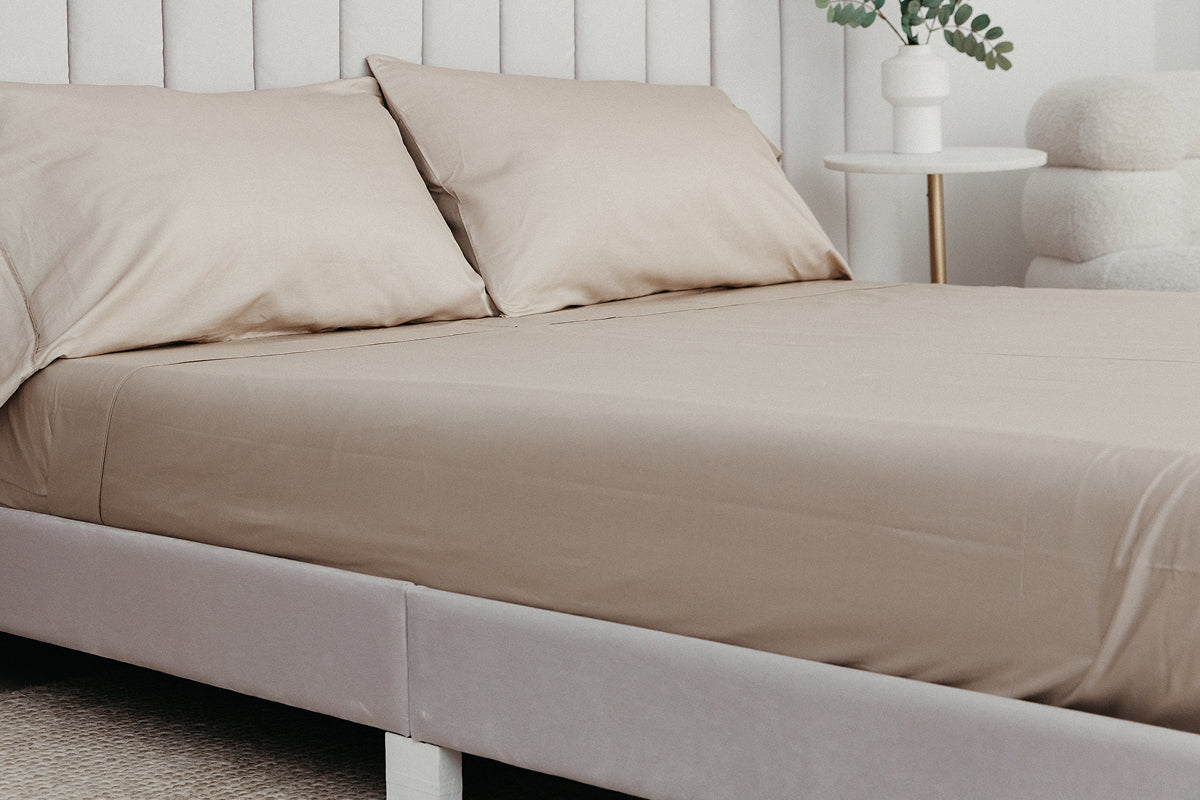 Cooling Silk Sheets – Stay Cool, Sleep Better, Wake Refreshed